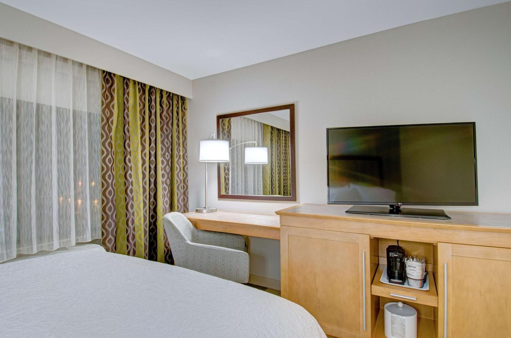 Hampton Inn Boston - Westborough Exterior foto